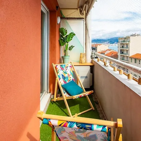 Modern 2-bedroom Sea View, Air Conditioning, Balcony Apartamento