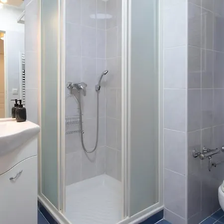 Modern 2-bedroom Sea View, Air Conditioning, Balcony *